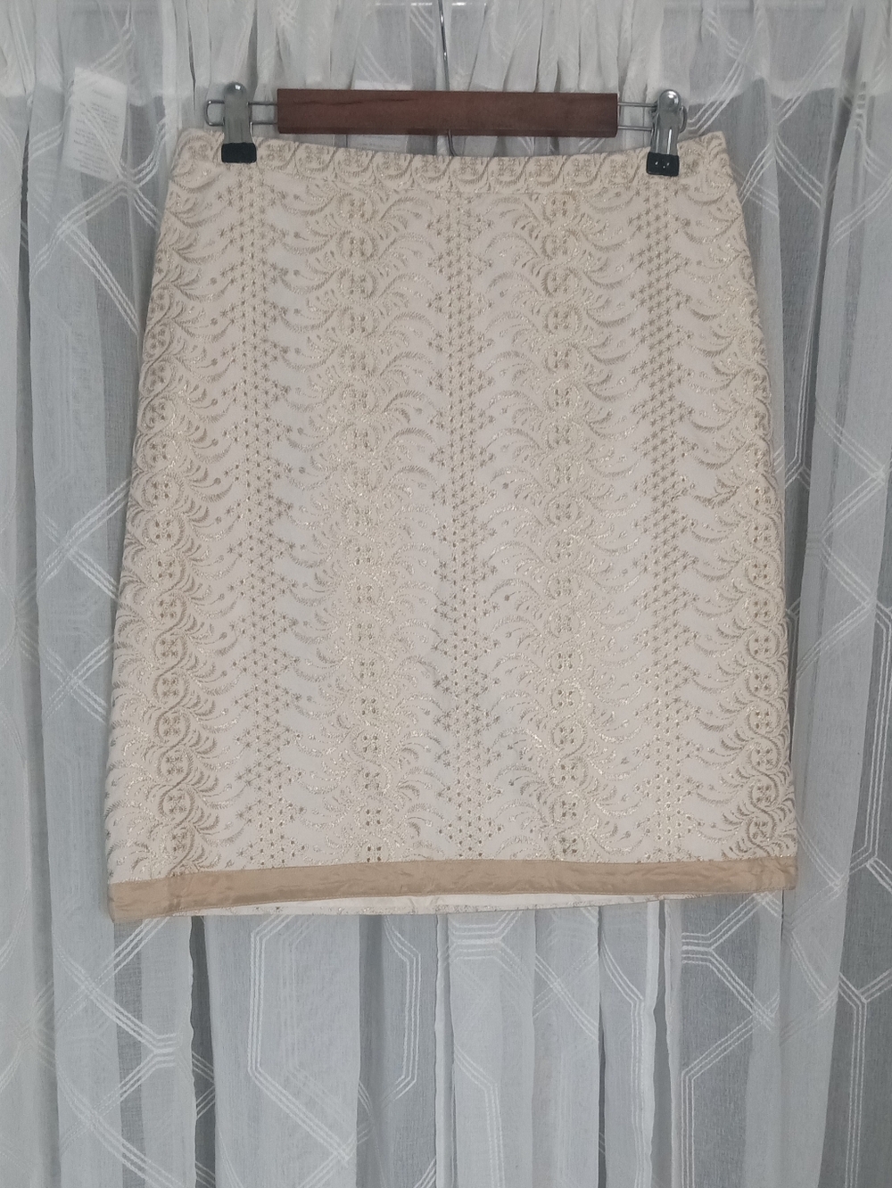 Banana Republic Cream & Metallic Gold Eyelet Lace Mini Skirt Size 4